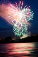 St. Croix Falls fireworks, photo by Erik Barstow (www.erikbarstow.com)