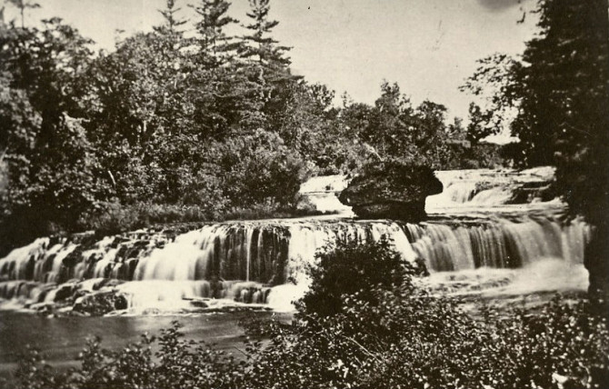 Junction Falls of the Kinnickinnic in 1865. (Photo from University of Wisconsin - River Falls archive, via <a href="http://www.friendsofthekinni.org/">Friends of the Kinni</a>)