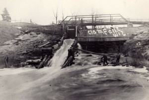 Logging dam and sluiceway on the Clam River in Burnett County, (Thomas St. Angelo Library - Cumberland, Conners Collection)